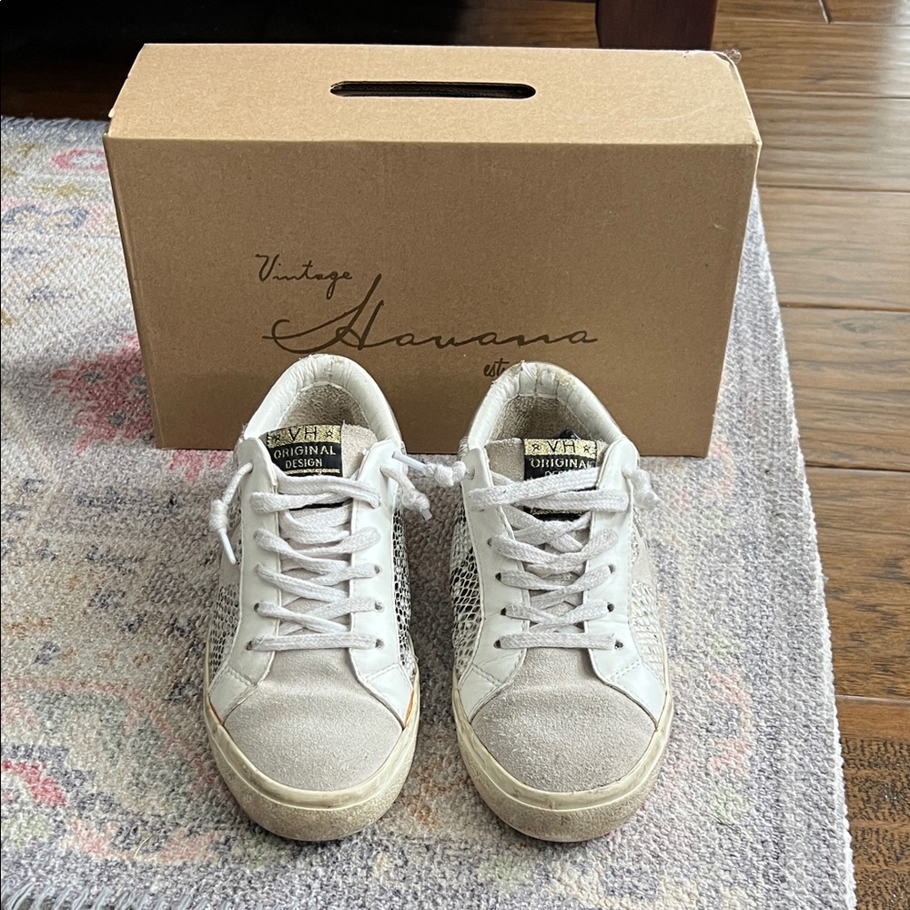 Vintage Havana Off-White Sneakers with Black Accents